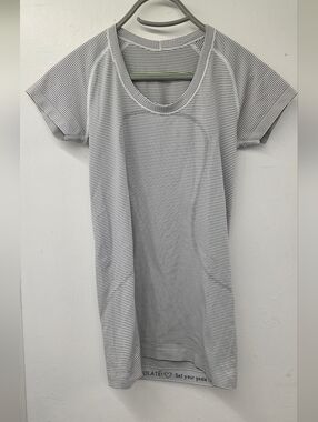 Lululemon Swiftly Tech Short Sleeve Tee Striped Black White Size 6